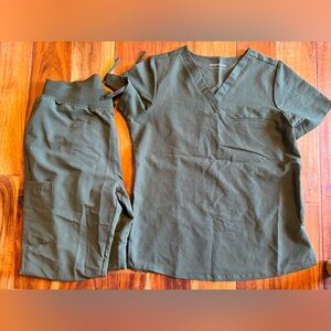 Size Small Mandala Hunter Green Jogger Scrub Set